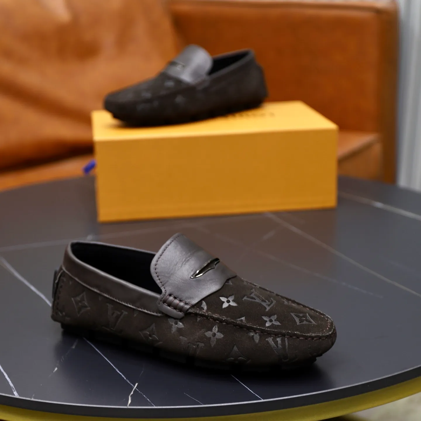 Ex-factory price: 480💰【LV】Louis Vuitton ⚠️High-end men’s driving and pedal series ⚠️38-44 (customized for 45) ⚠️All original cowhide leather! Thick and soft! Made entirely of calfskin lining! Rubber sheet anti-slip beanie sole! Three-dimensional package technology! Fashionable and classic! Handicrafts! Original high quality! Feel free to compare!
